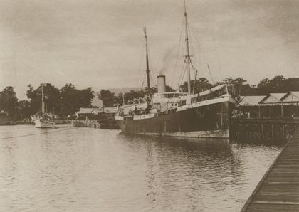 KPM historical photograph