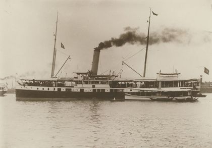 KPM historical photograph