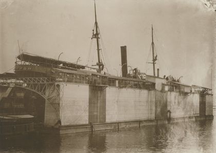 KPM historical photograph