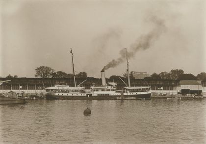 KPM historical photograph