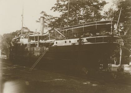 KPM historical photograph