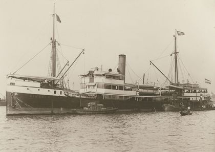 KPM historical photograph