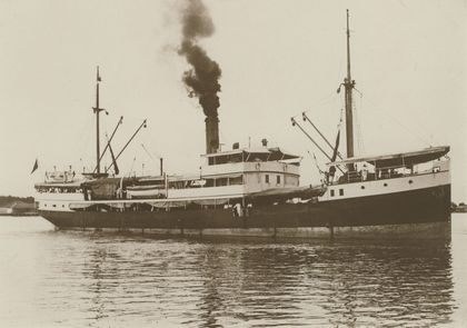 KPM historical photograph