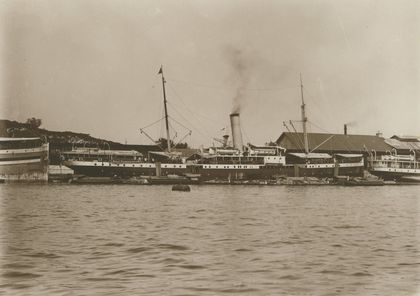 KPM historical photograph