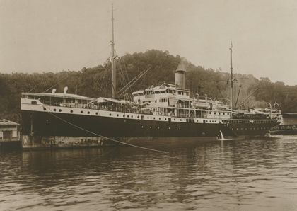 KPM historical photograph