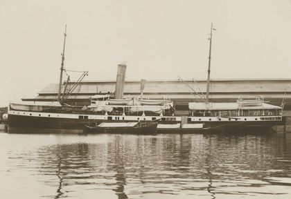 KPM historical photograph