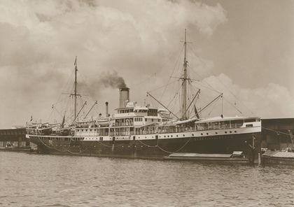 KPM historical photograph